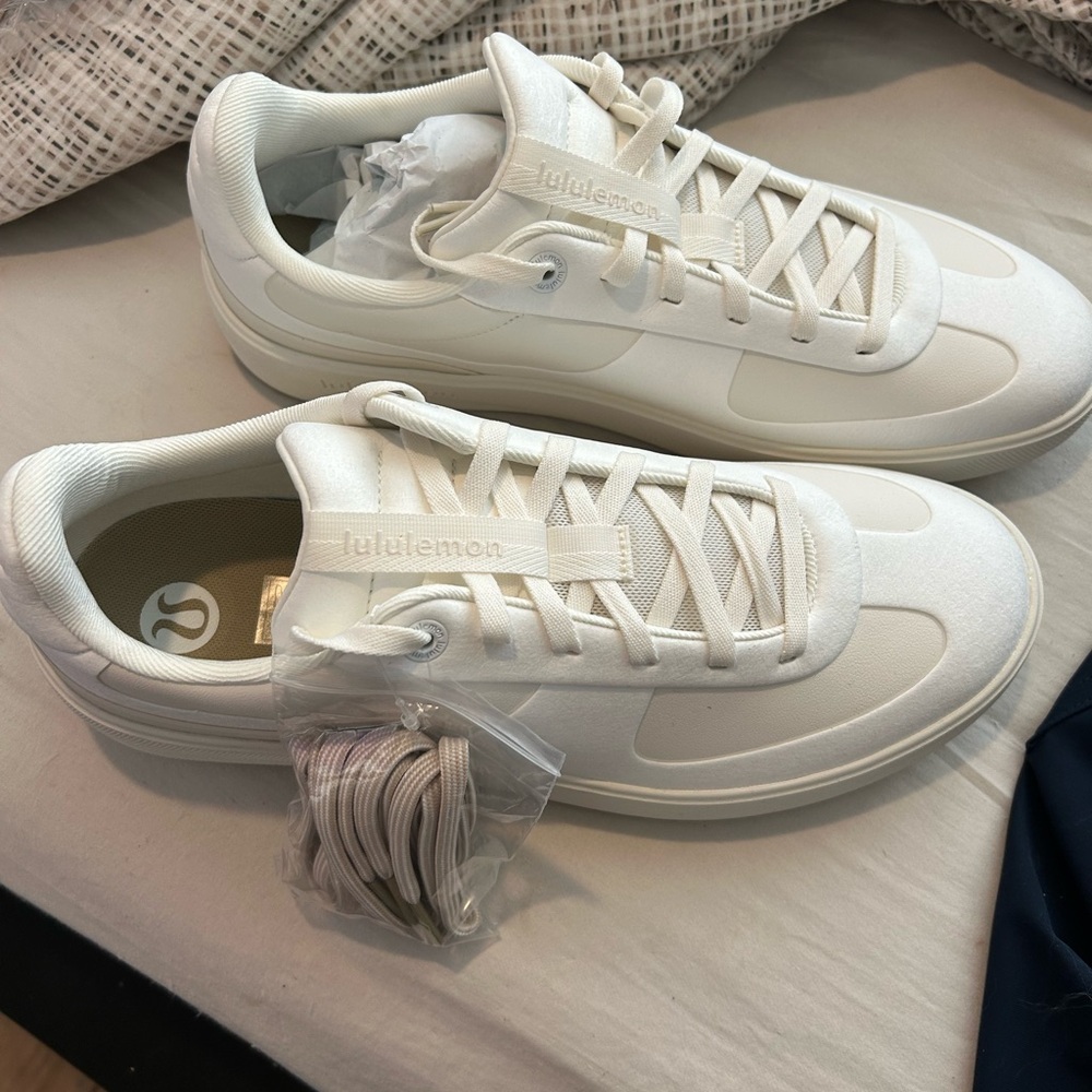 lululemon athletica cityverse Men's White Sneakers